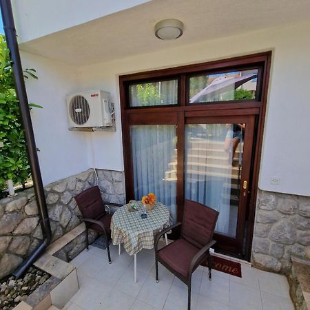 Apartments Vesna Pinezići المظهر الخارجي الصورة