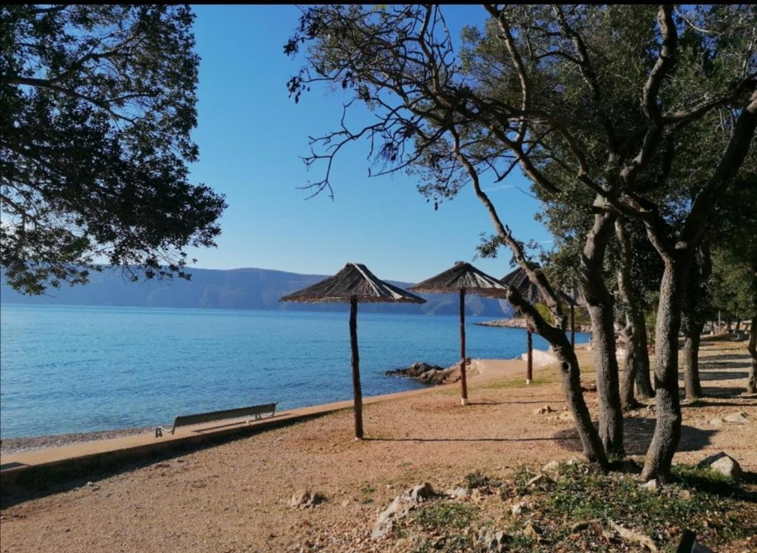Apartments Vesna Pinezići المظهر الخارجي الصورة