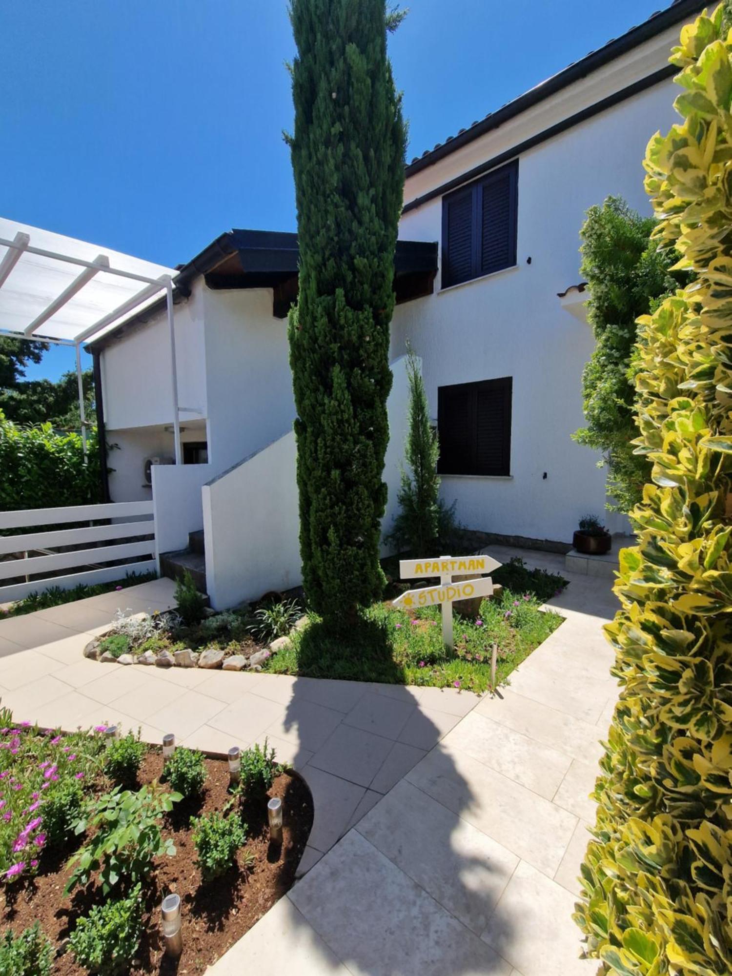 Apartments Vesna Pinezići المظهر الخارجي الصورة