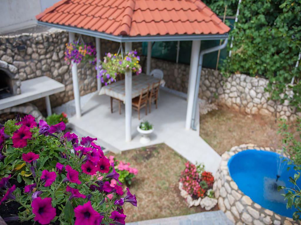 Apartments Vesna Pinezići المظهر الخارجي الصورة